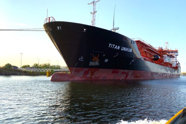 Titan acquires two small scale LNG carriers for bunkering capability retrofit