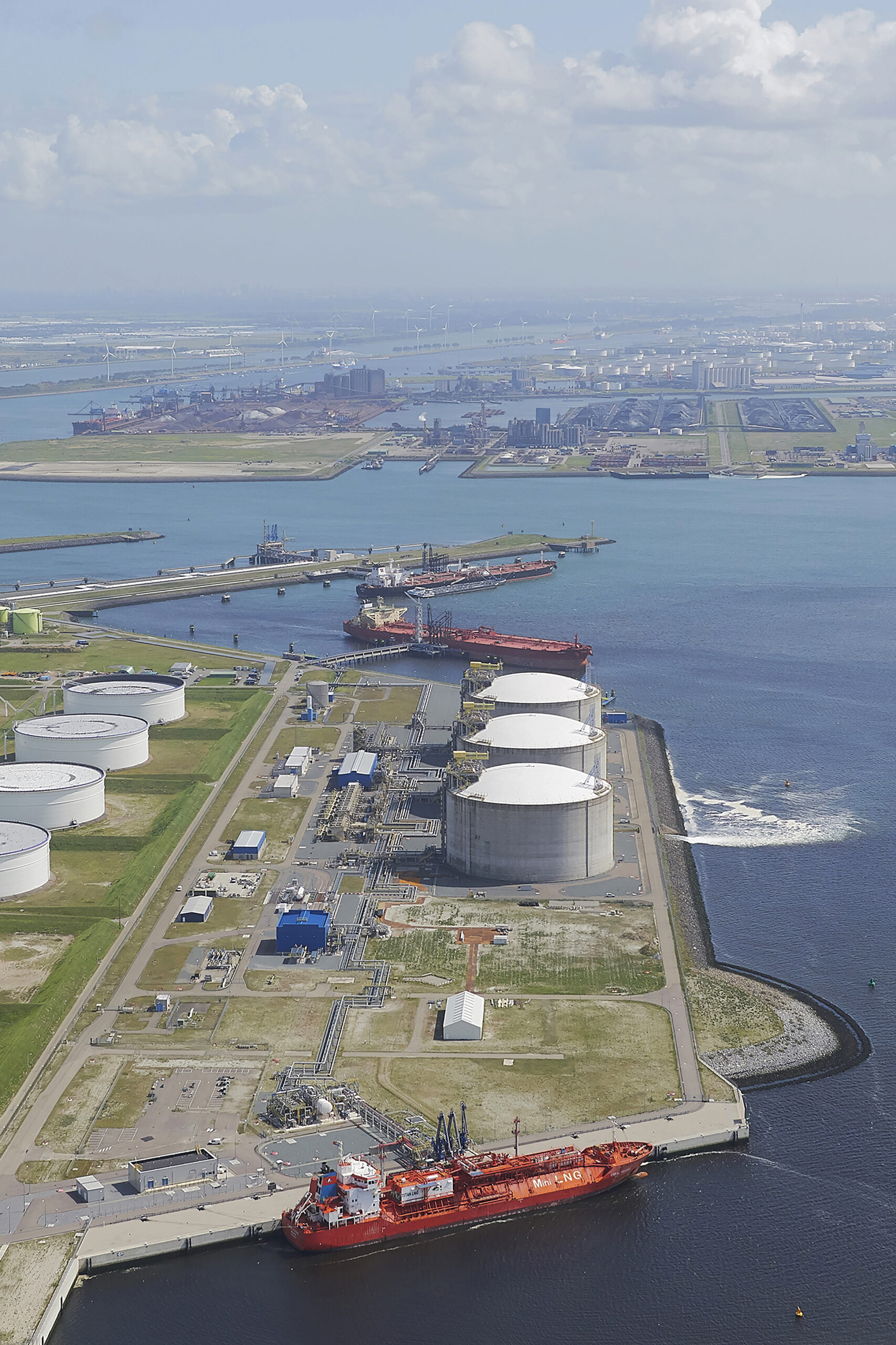 LNG pricing, sourcing & trading services