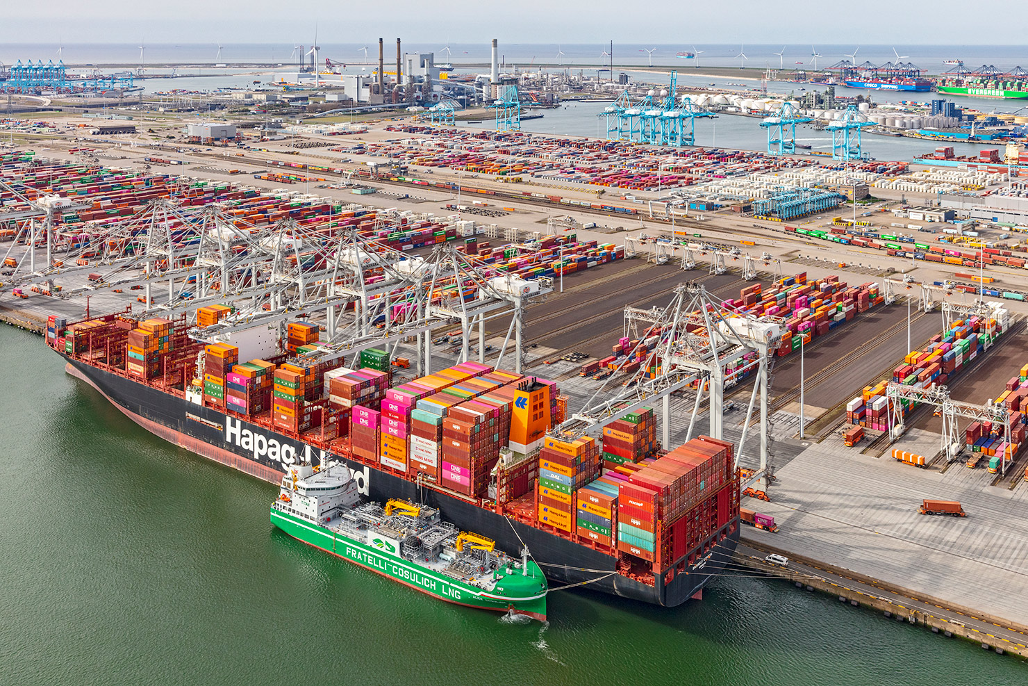 Hapag-Lloyd takes largest ship-to-ship LBM delivery